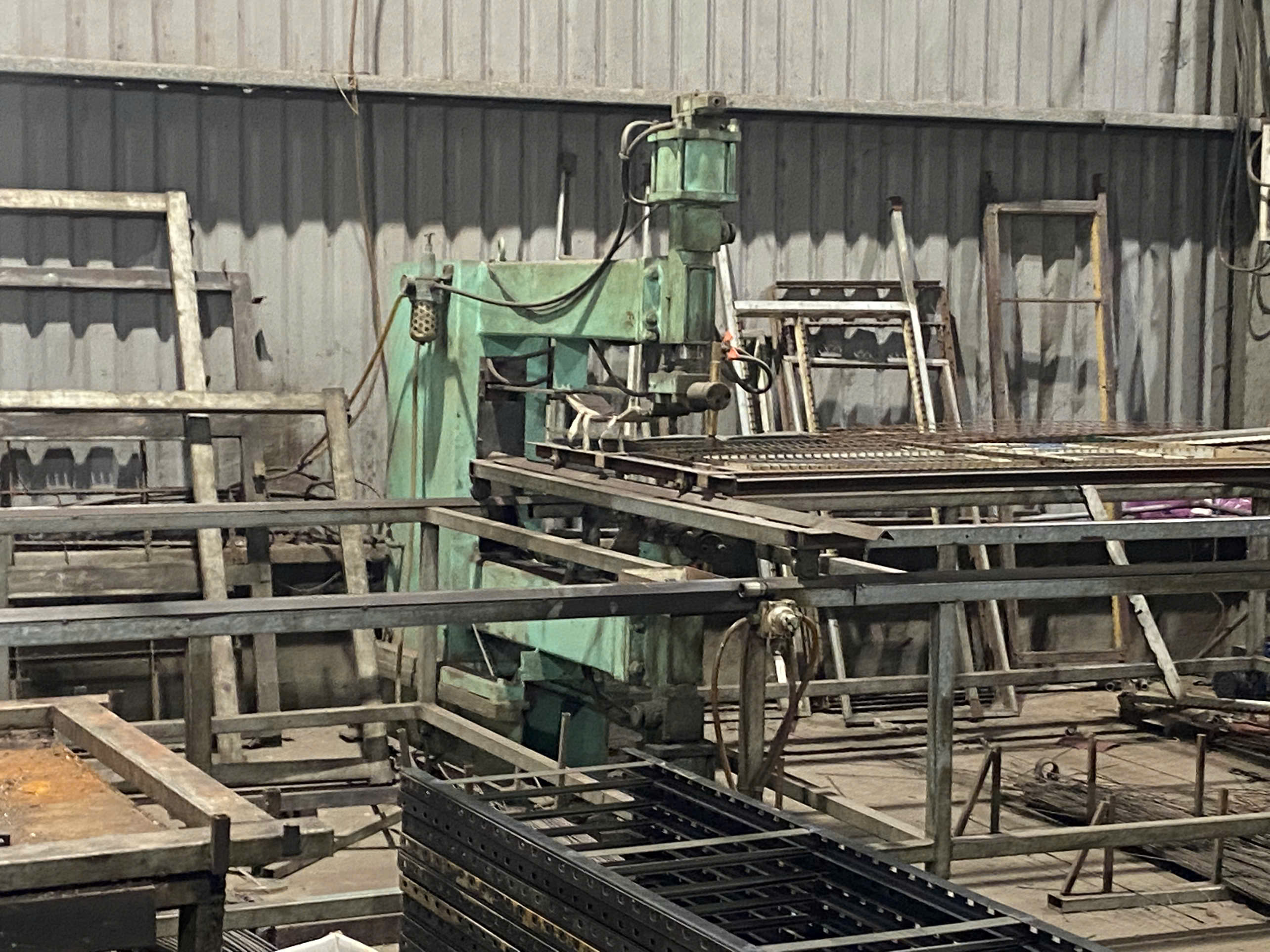 Spot welding machine.jpg